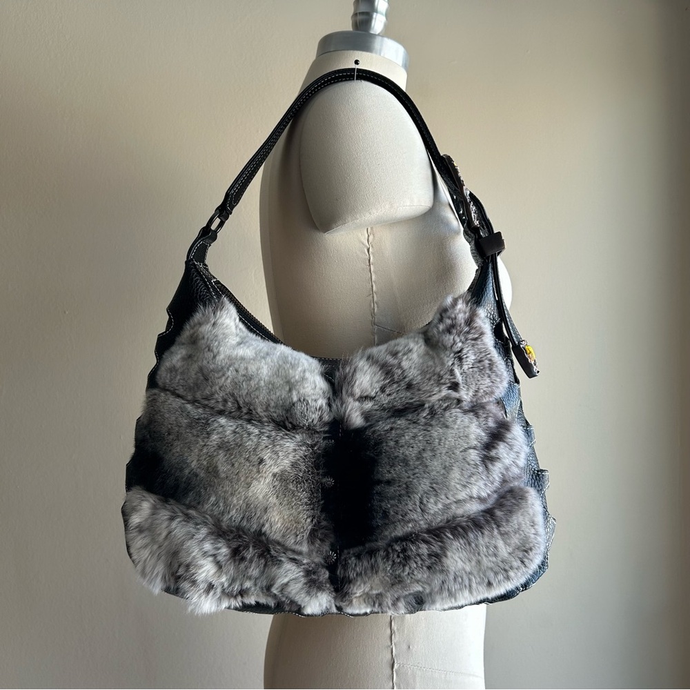 Chic Women's Shoulder Bag with Fur Accents